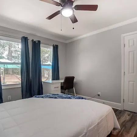 3br Getaway, Hot Tub & Mini Golf Fun * Charlotte