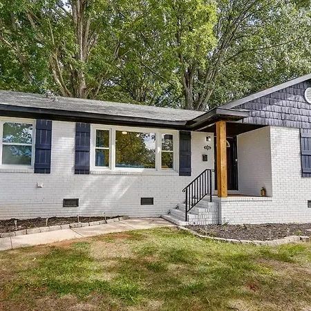 Holiday home 3br Getaway, Hot Tub & Mini Golf Fun Charlotte