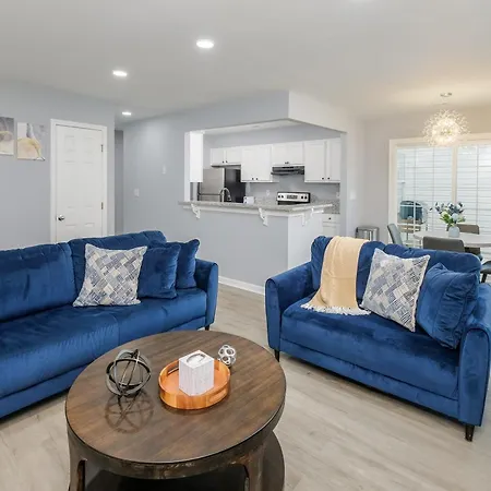 Updated 3br - 1 Min To Music Factory Holiday home
