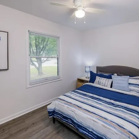 Holiday home Renovated 3br - 1 Min To Music Factory - 2 Min To Uptown