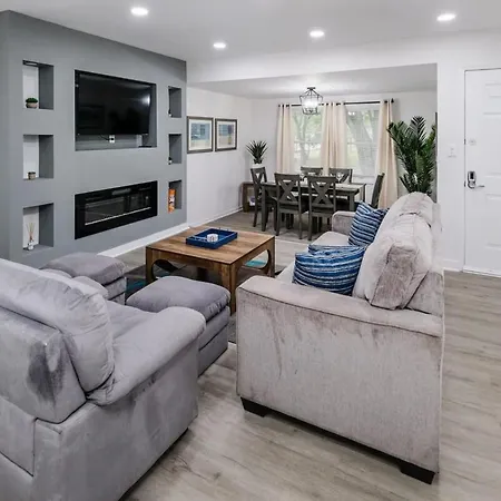 Renovated 3br - 1 Min To Music Factory - 2 Min To Uptown * Charlotte