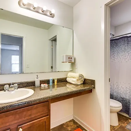 6 Mi To Uptown With Yard! Charlotte