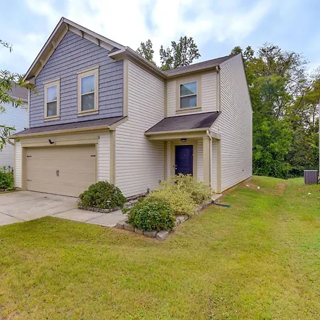Holiday home 6 Mi To Uptown With Yard! Charlotte