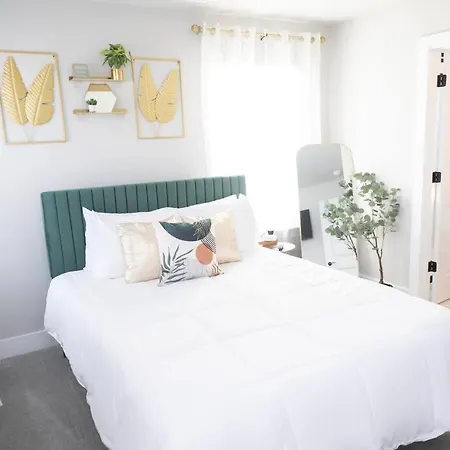 Modern Chic In Trendy Noda Midwood Districts Holiday home Charlotte
