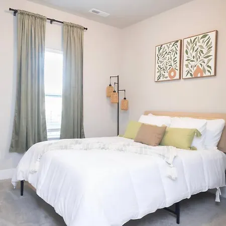 Modern Chic In Trendy Noda Midwood Districts Charlotte