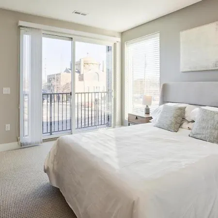 Landing At Abberly Liberty Crossing - 1 Bedroom In Henderson Circle Apartment Charlotte