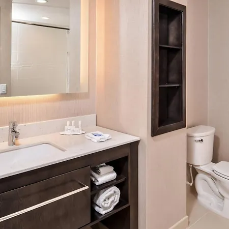 By Marriott Northlake Hotel