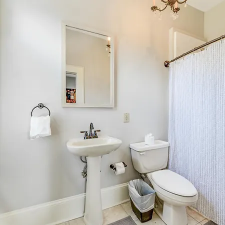 Walk To Top Attractions Chic In Charlotte! Holiday home *