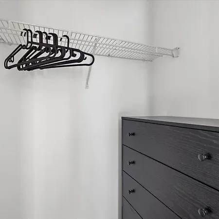 Renovated, Sleeps 9, Fire Pit & Games, 5 Min To Uptown