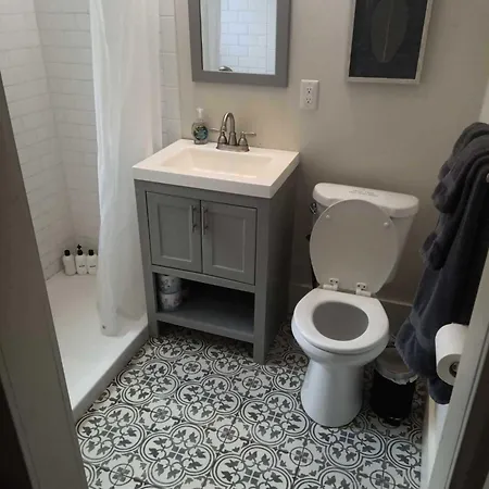 Charming 1br Townhome Mins To Downtown Holiday home *