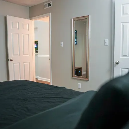 Apartment Luxury & Convenience In South End