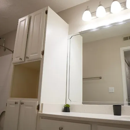 Deluxe Luxury & Convenience Apartment *