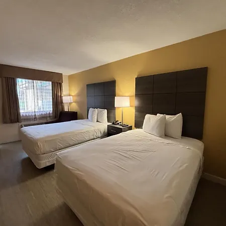 6 Charlotte, Nc Northlake Hotel 4*