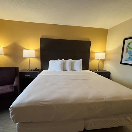 6 Charlotte, Nc Northlake 4*