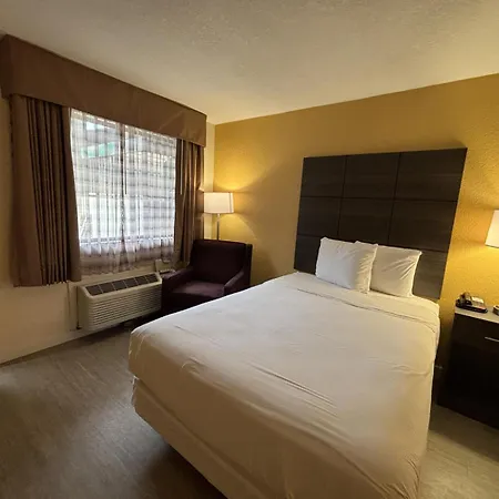 Hotel 6 Charlotte, Nc Northlake