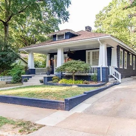 Elizabeth Bungalow, Fenced Yard, Fireplaces, Grill * Charlotte