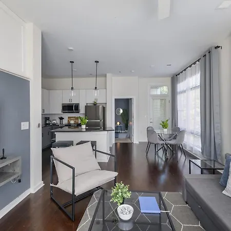 Spacious 2bd With Private Balcony And Free Parking 2 Apartment Charlotte