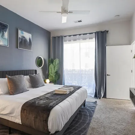 Spacious 2bd With Private Balcony And Free Parking 2 Apartment *