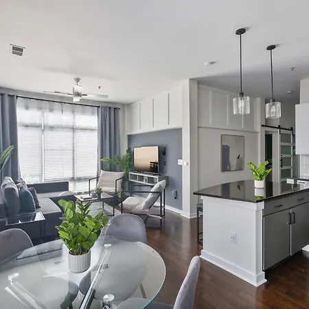 Spacious 2bd With Private Balcony And Free Parking 2 * Charlotte