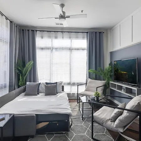 Spacious 2bd With Private Balcony And Free Parking 2 Charlotte