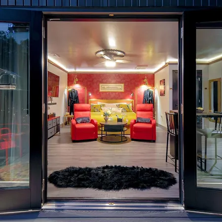 Cityscape Studio, Huge Deck, Stunning Views Apartment Charlotte