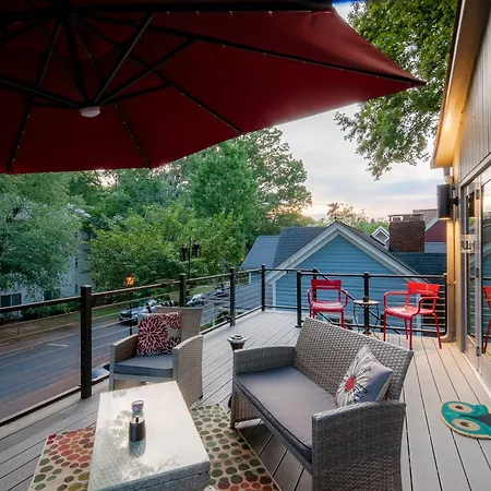 Apartment Cityscape Studio, Huge Deck, Stunning Views *