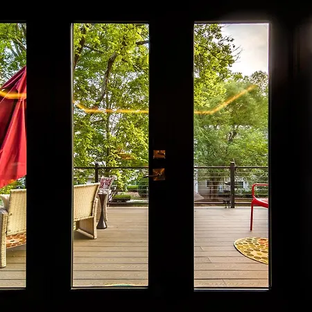 Cityscape Studio, Huge Deck, Stunning Views Charlotte