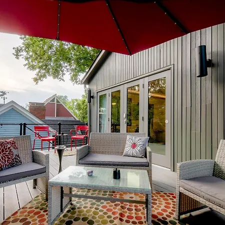 Cityscape Studio, Huge Deck, Stunning Views Apartment Charlotte