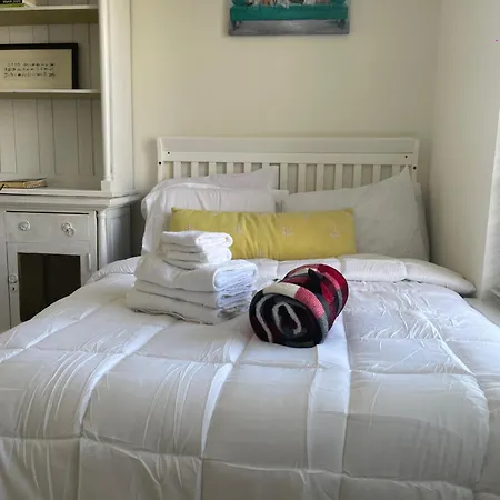 Holiday home Charming Entire 3 Bedrooms House With Ac And Wifi *