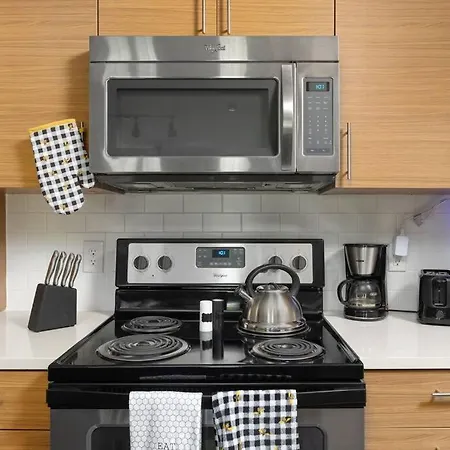 2ba/2br Uptown Loft 5 Mins To Panthers Stadium_319 *