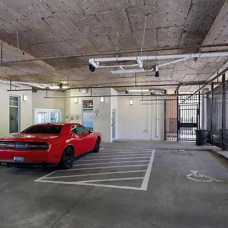 2ba/2br Uptown Loft 5 Mins To Panthers Stadium_319