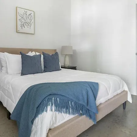 Landing At The Henry - 1 Bedroom In Northwest Apartment