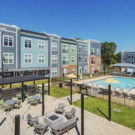 Landing At Pine 25 North End - 1 Bedroom In Tryon Hills Charlotte