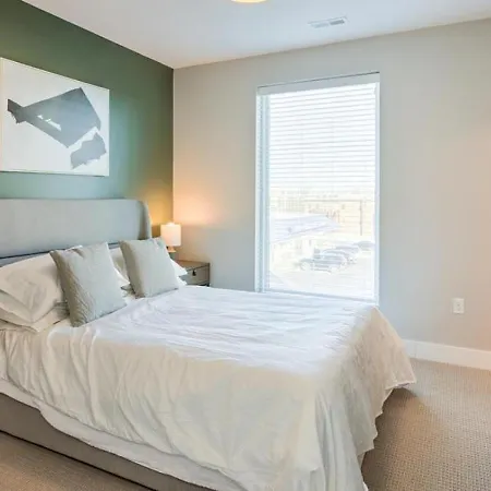 Apartment Landing At Pine 25 North End - 1 Bedroom In Tryon Hills