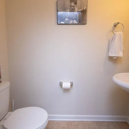 Apartment Movie Theme Townhouse 6miles From Clt Airport Charlotte