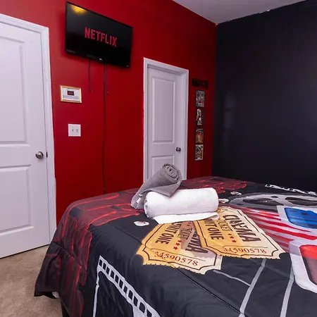 Movie Theme Townhouse 6miles From Clt Airport Charlotte
