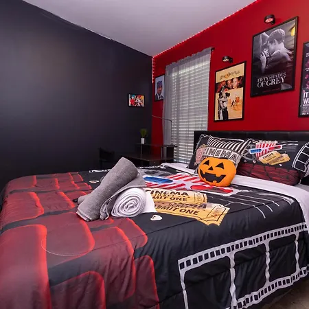Apartment Movie Theme Townhouse 6miles From Clt Airport