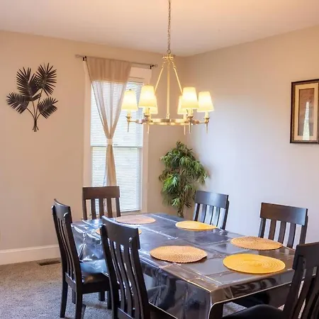 Holiday home Spacious And Stylish House Charlotte