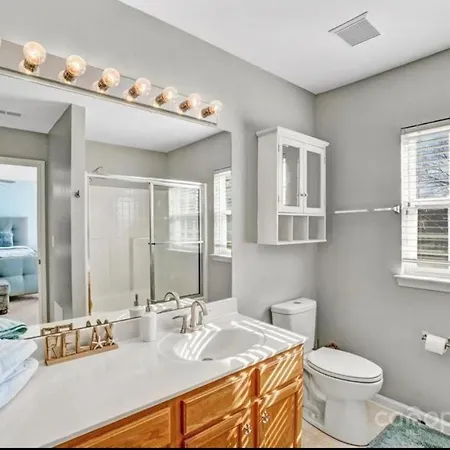 Bed & Breakfast Tamaya Stewart *
