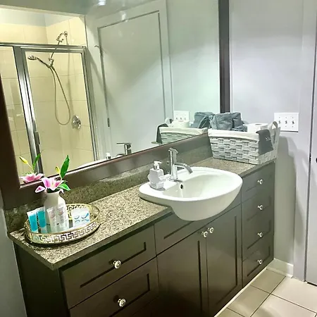 Apartment Beautiful Uptown Adventure