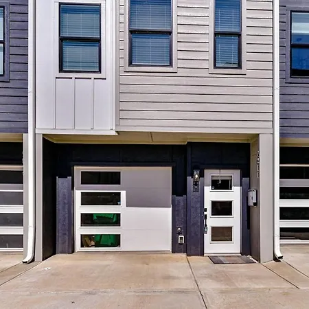 On The Move In Plaza Midwood *