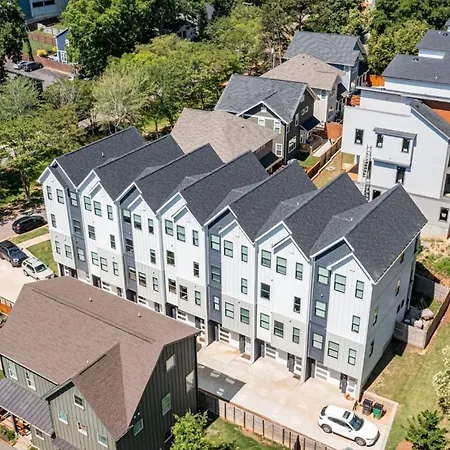 Holiday home On The Move In Plaza Midwood *