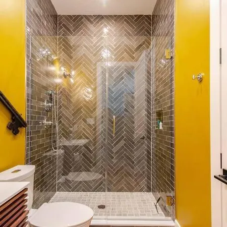 Brand New 5 Bedroom, 5 Minutes To Uptown! Charlotte