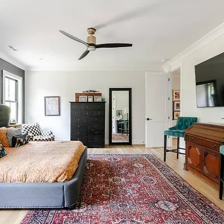 Brand New 5 Bedroom, 5 Minutes To Uptown! * Charlotte