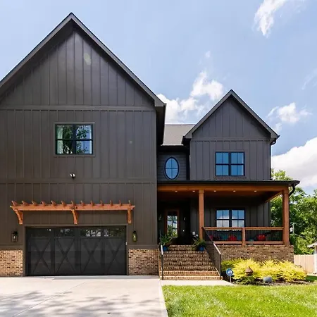 Brand New 5 Bedroom, 5 Minutes To Uptown! * Charlotte