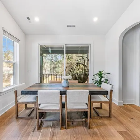 Modern 4br Uptown Oasis! Holiday home *