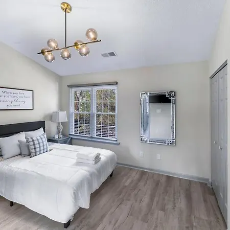 Holiday home Golf Oasis Modern Townhome!