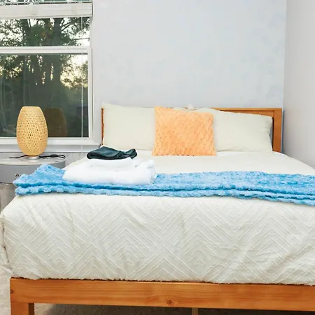 Holiday home 5 Bedrooms 7 Beds Luxury Fenced Yard Pets Ok Charlotte