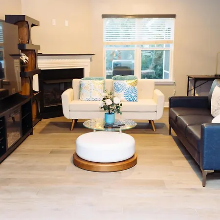 5 Bedrooms 7 Beds Luxury Fenced Yard Pets Ok Charlotte