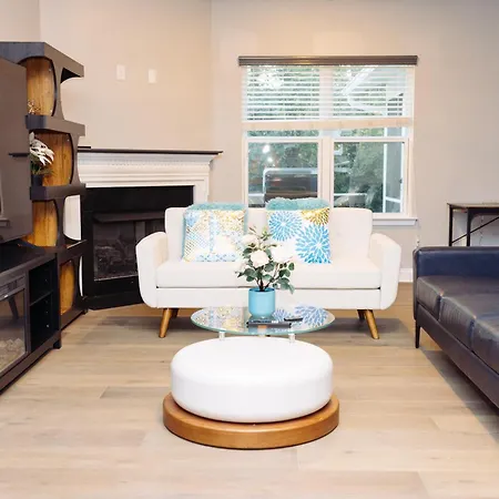 5 Bedrooms 7 Beds Luxury Fenced Yard Pets Ok *